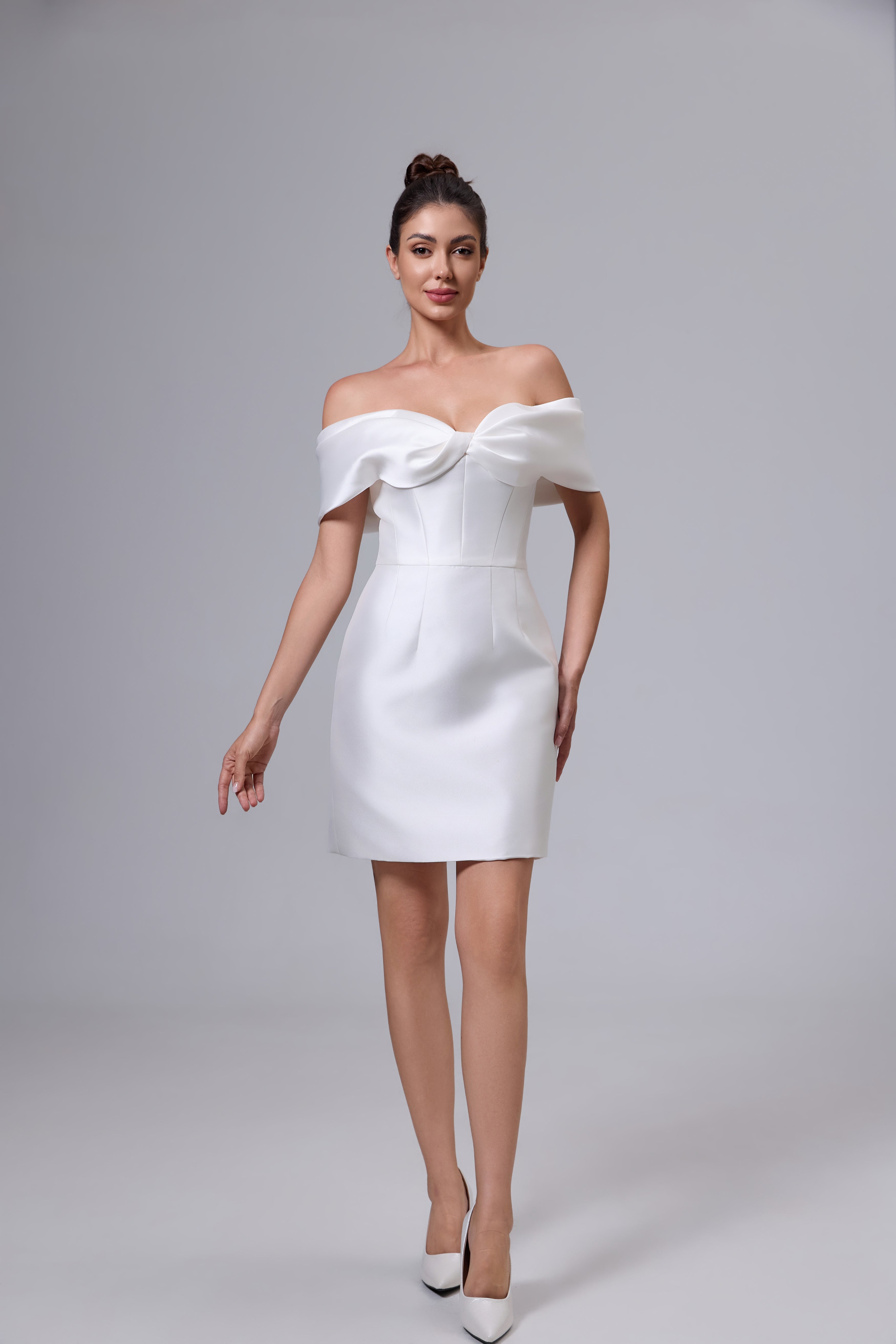 Knielanges handgemachtes Hochzeitskleid, kurzes Brautkleid LVB2526