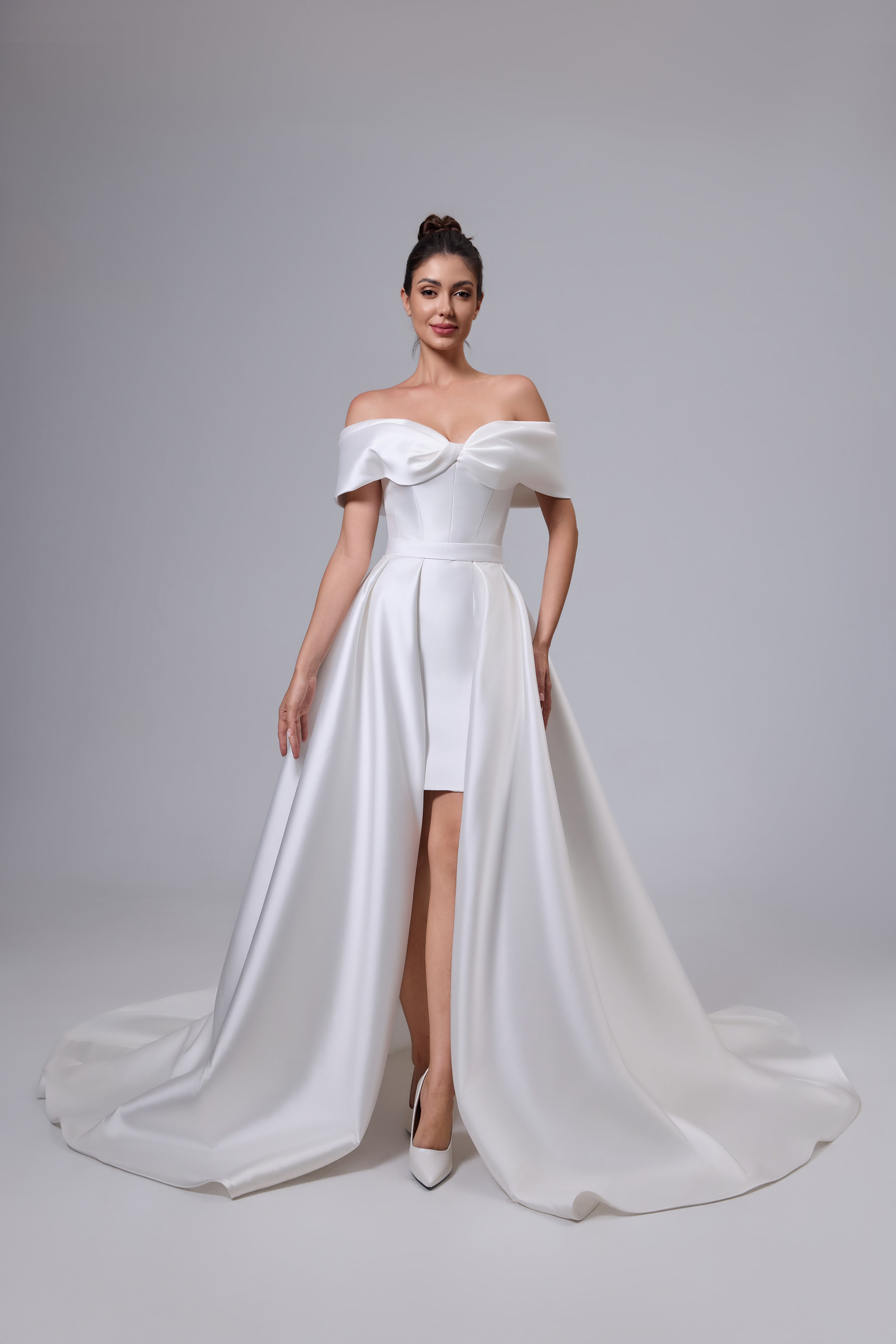 SEXY SATIN-BRAUTKLEID MIT ABNEHMBARER SCHLEPPE LVB2532