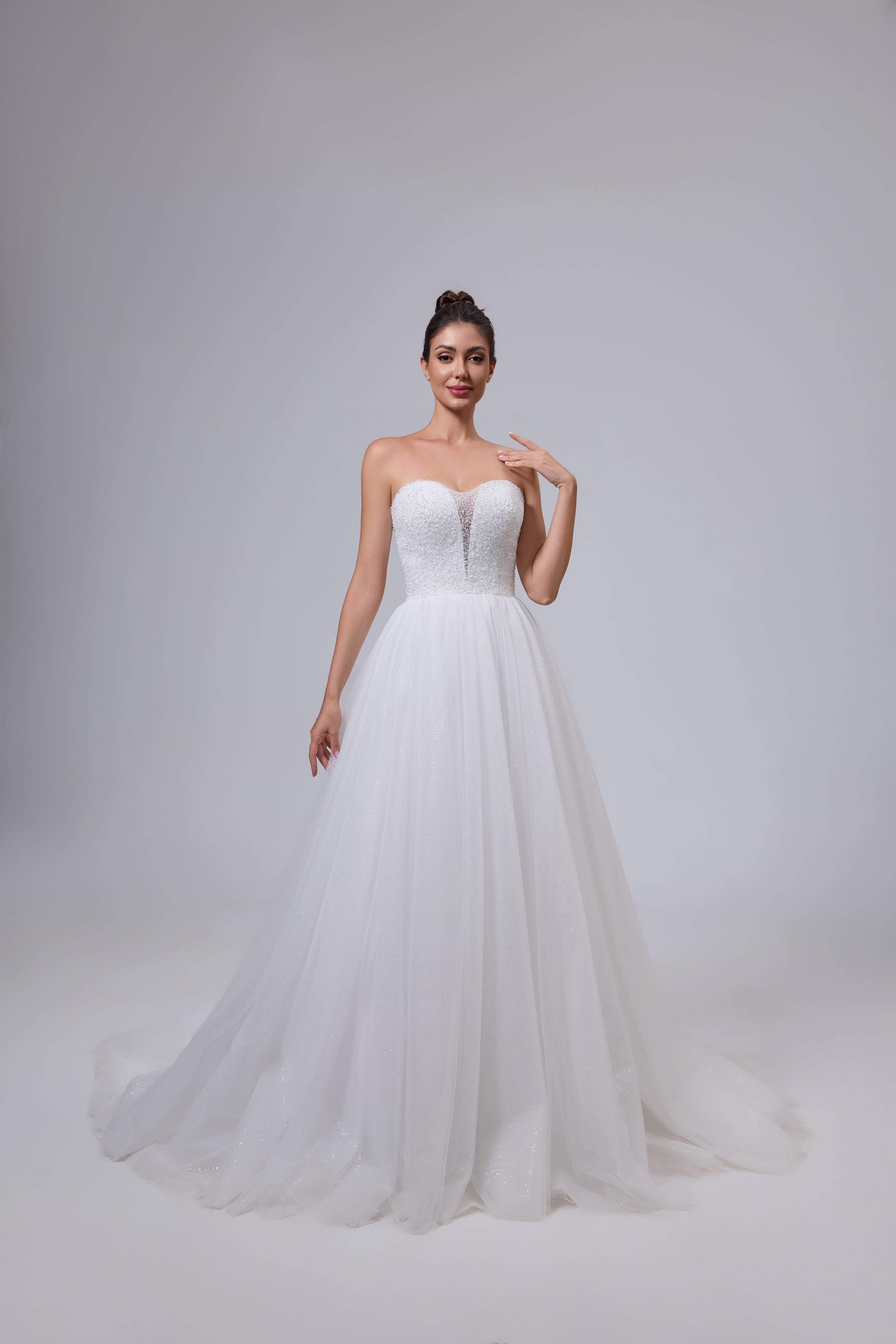 Perlenbesetztes Brautkleid LVB2530