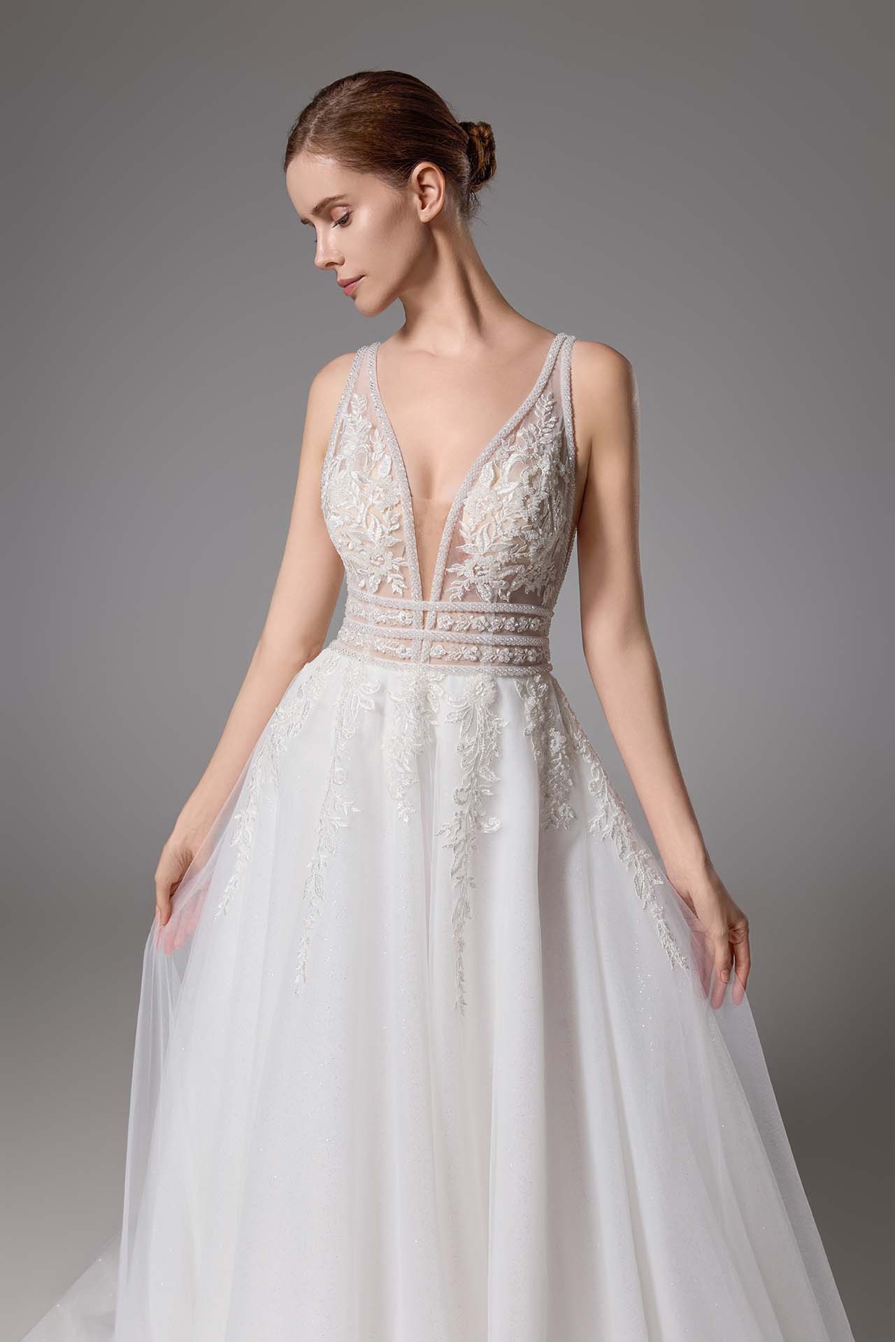 Sexy perlenbesetztes Brautkleid mit tiefem V-Ausschnitt und sexy V-Rücken LVB2419