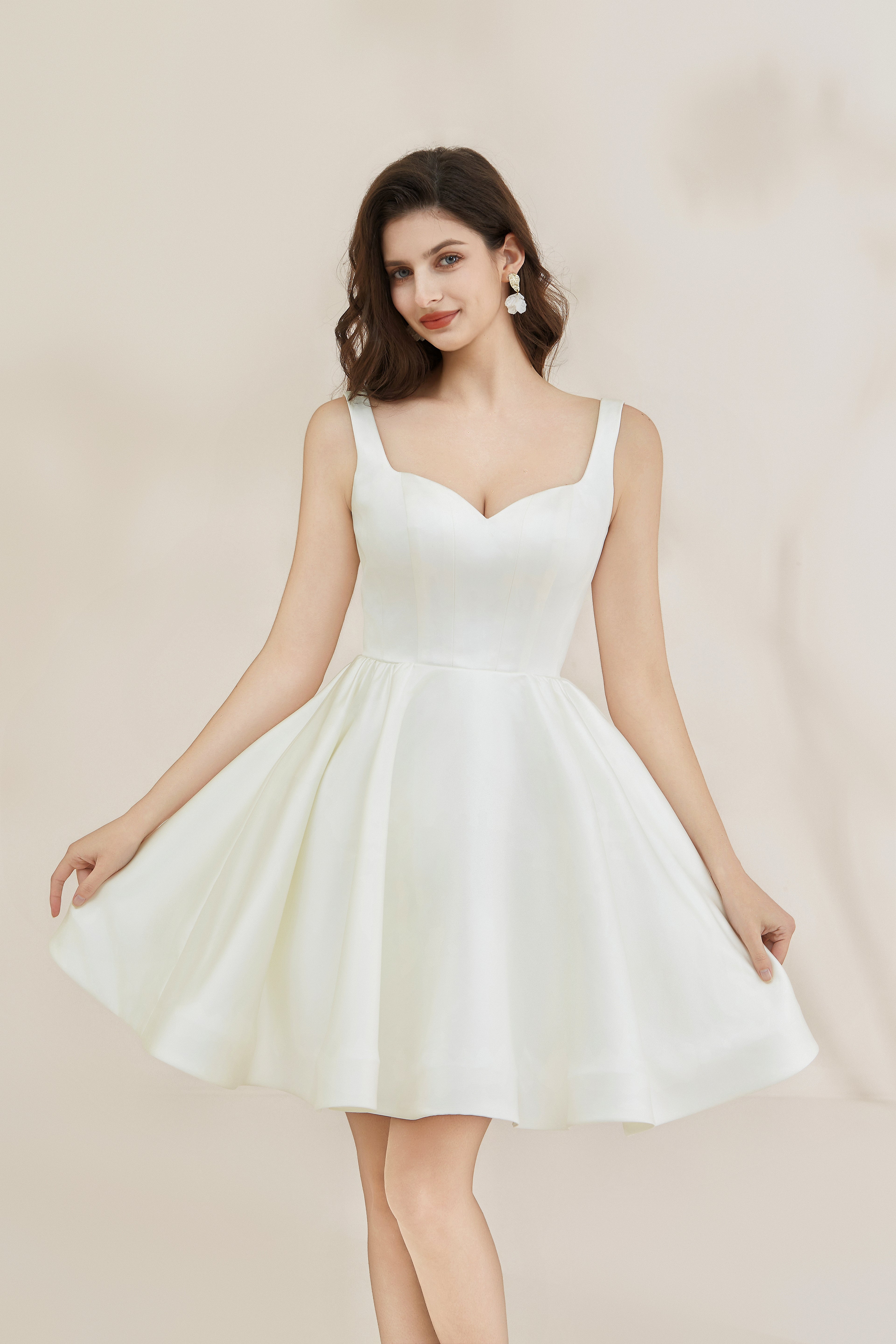 Kurzes Brautkleid LVB2668