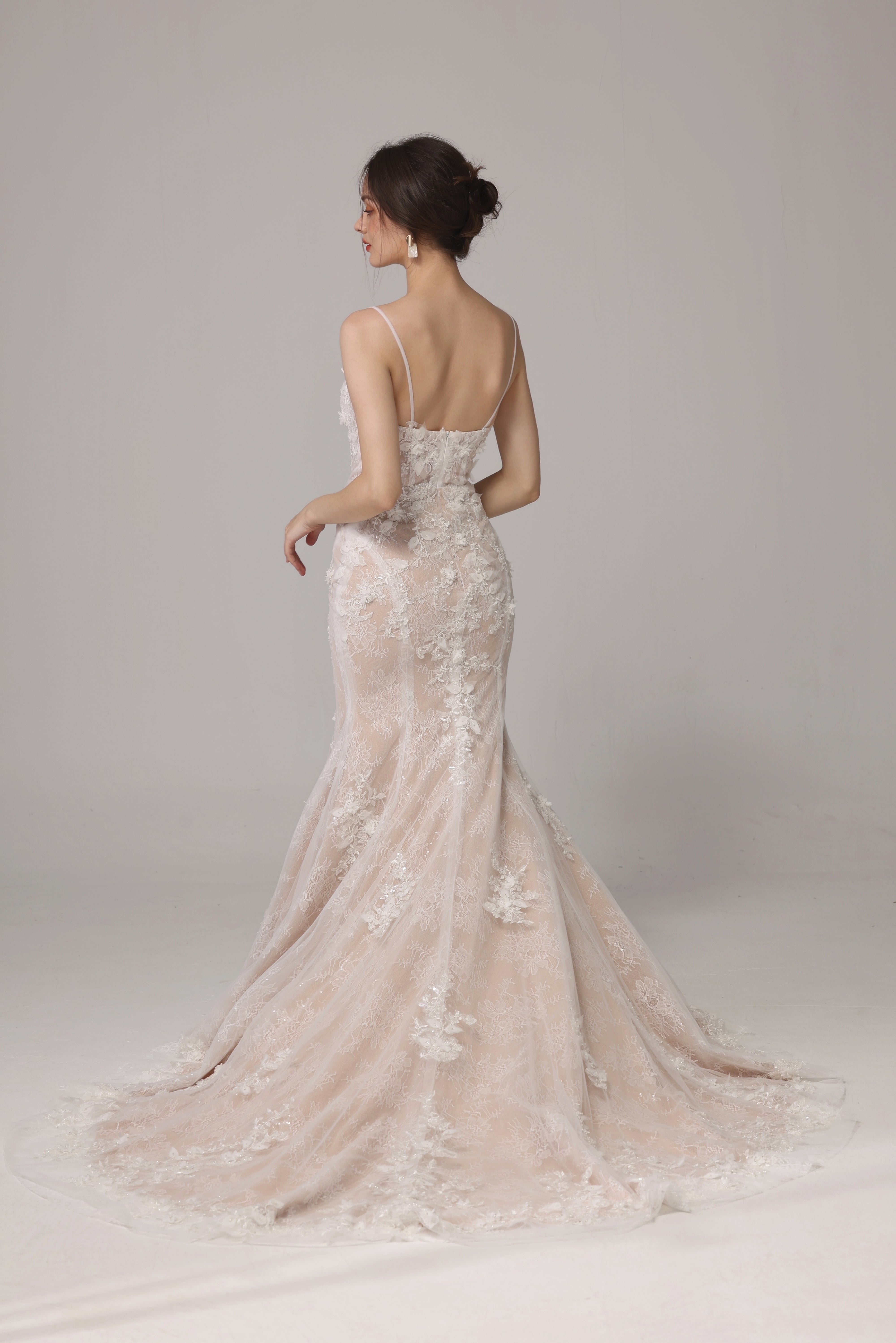 Meerjungfrau-Brautkleid mit floraler Spitze LVB2663