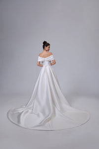SEXY SATIN-BRAUTKLEID MIT ABNEHMBARER SCHLEPPE LVB2532