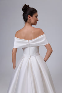 SEXY SATIN-BRAUTKLEID MIT ABNEHMBARER SCHLEPPE LVB2532