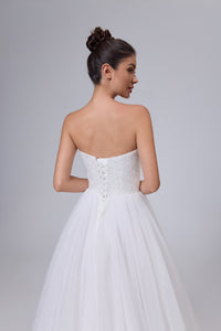 Perlenbesetztes Brautkleid LVB2530