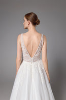 Sexy perlenbesetztes Brautkleid mit tiefem V-Ausschnitt und sexy V-Rücken LVB2419