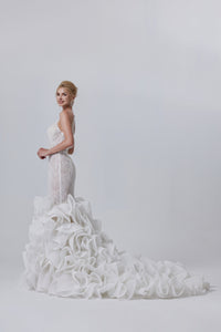 Sexy Illusionsspitze Meerjungfrau Brautkleid mit V-Ausschnitt LVB2606