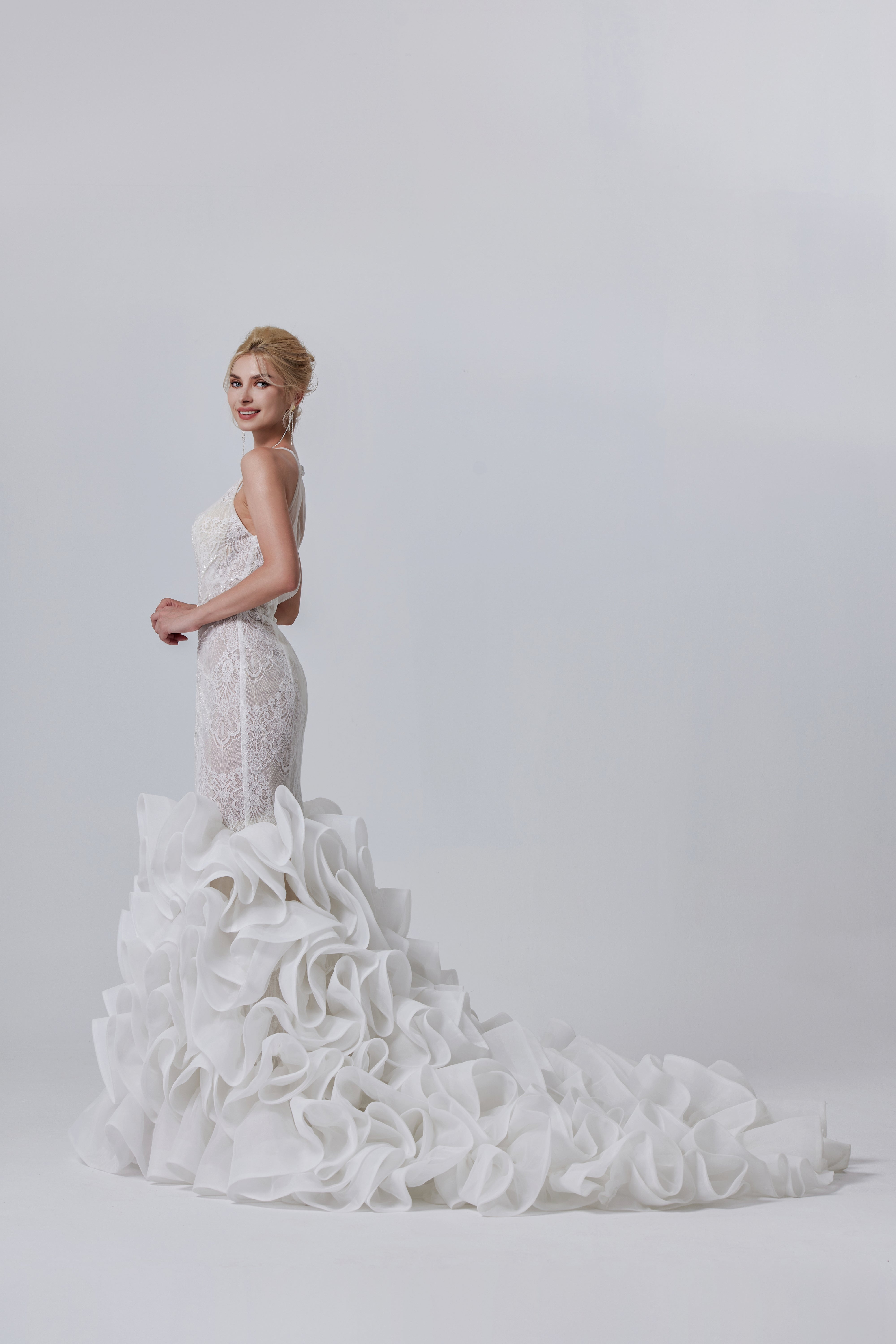 Sexy Illusionsspitze Meerjungfrau Brautkleid mit V-Ausschnitt LVB2606