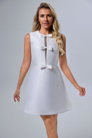 süßes knielanges Satin-Brautkleid LVB2521