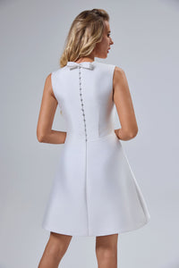 süßes knielanges Satin-Brautkleid LVB2521