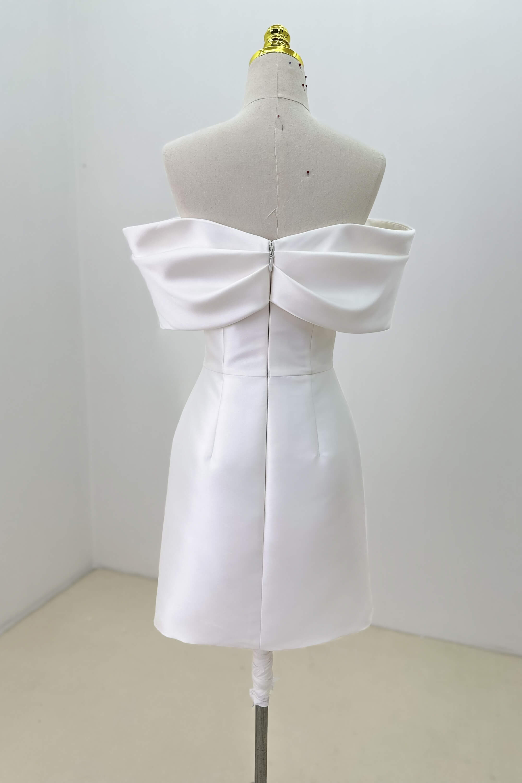 Knielanges handgemachtes Hochzeitskleid, kurzes Brautkleid LVB2526