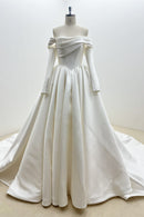 Elegantes Satin-Brautkleid mit abnehmbaren Ärmeln LVB2695