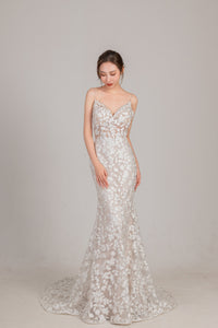 Sexy rückenfreies Meerjungfrau-Brautkleid mit floraler Spitze LVB2604