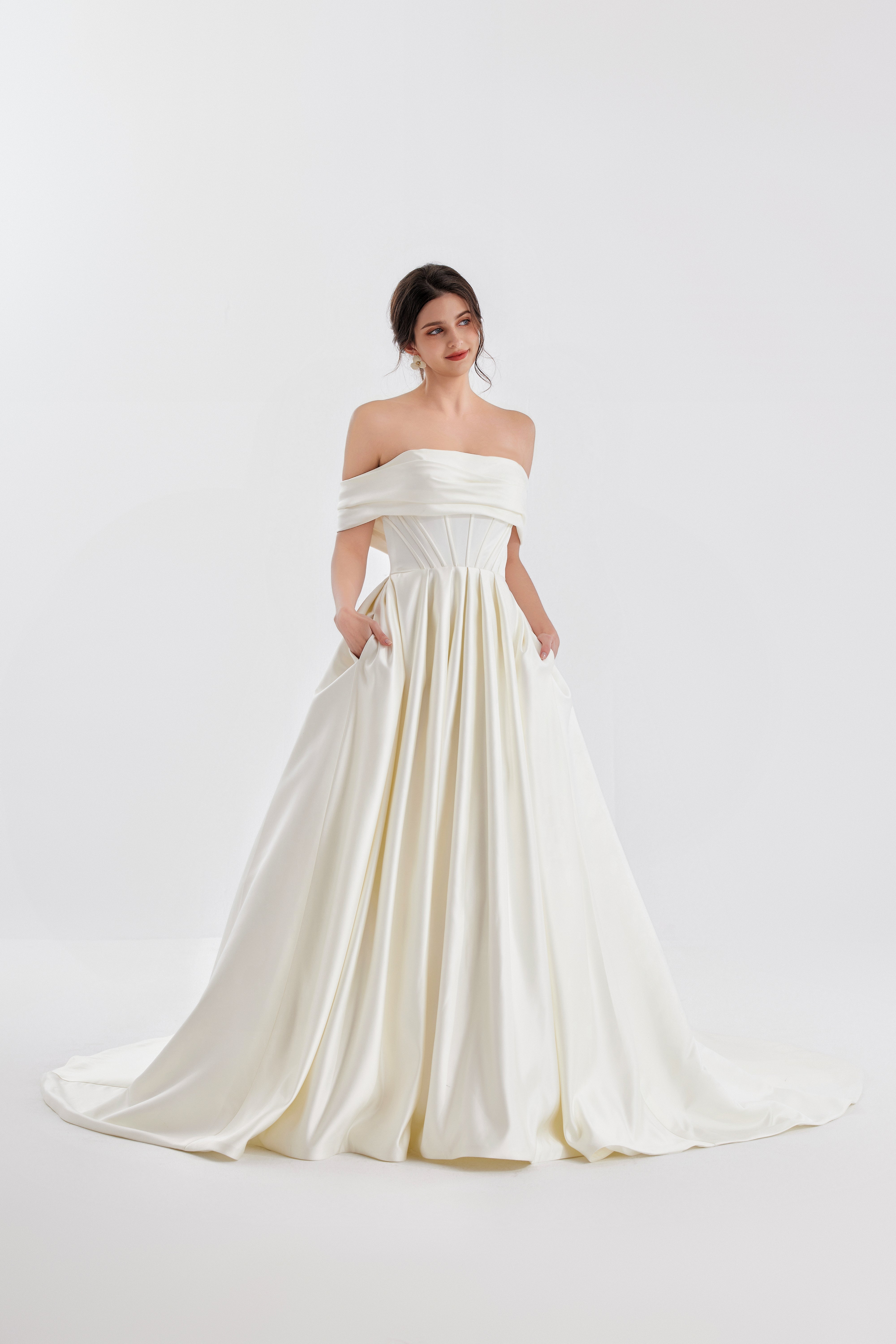 Klassisches, schlichtes, königliches Satin-Ballkleid LVB2610