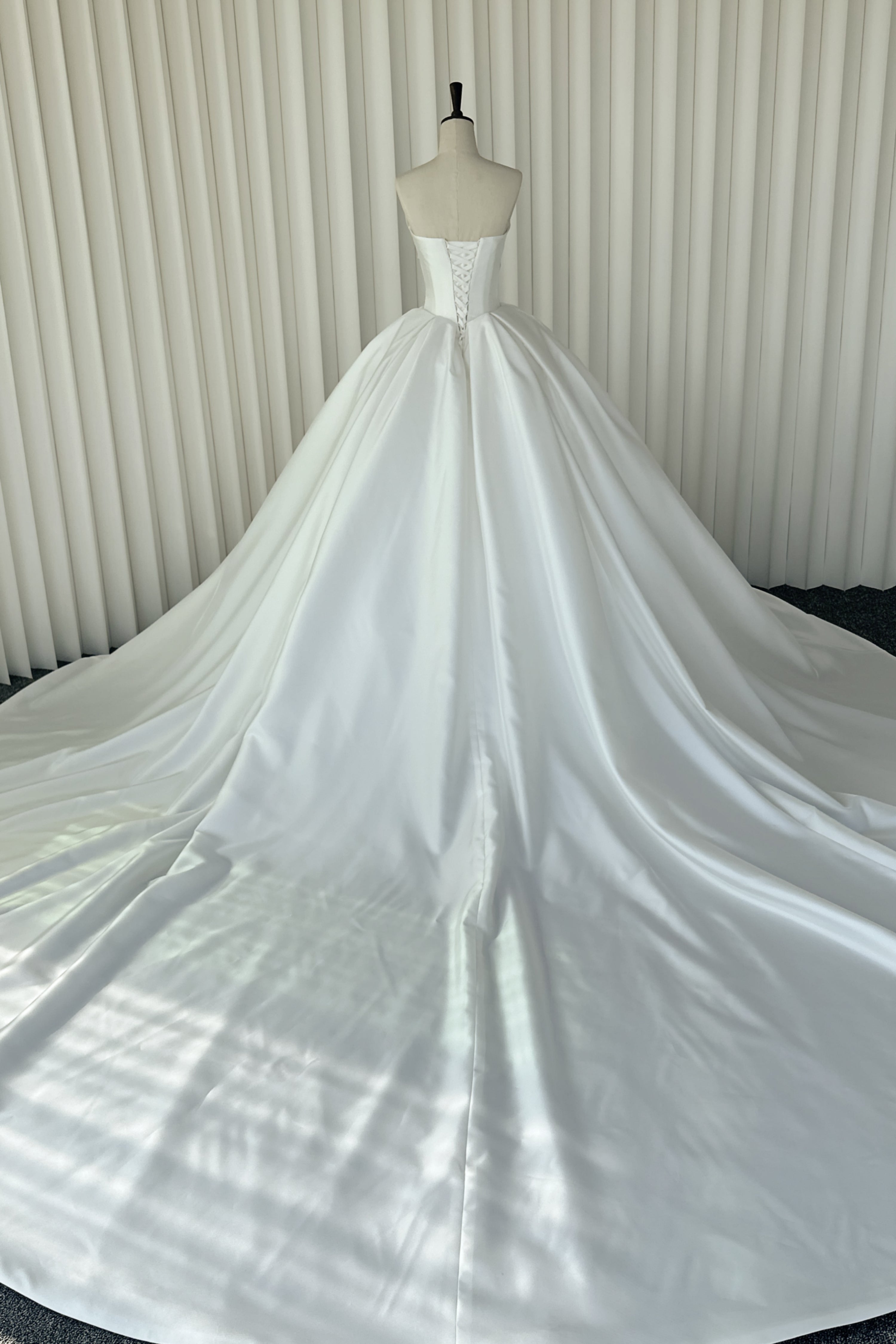 Hochzeitskleid / Brautkleid LVB2706