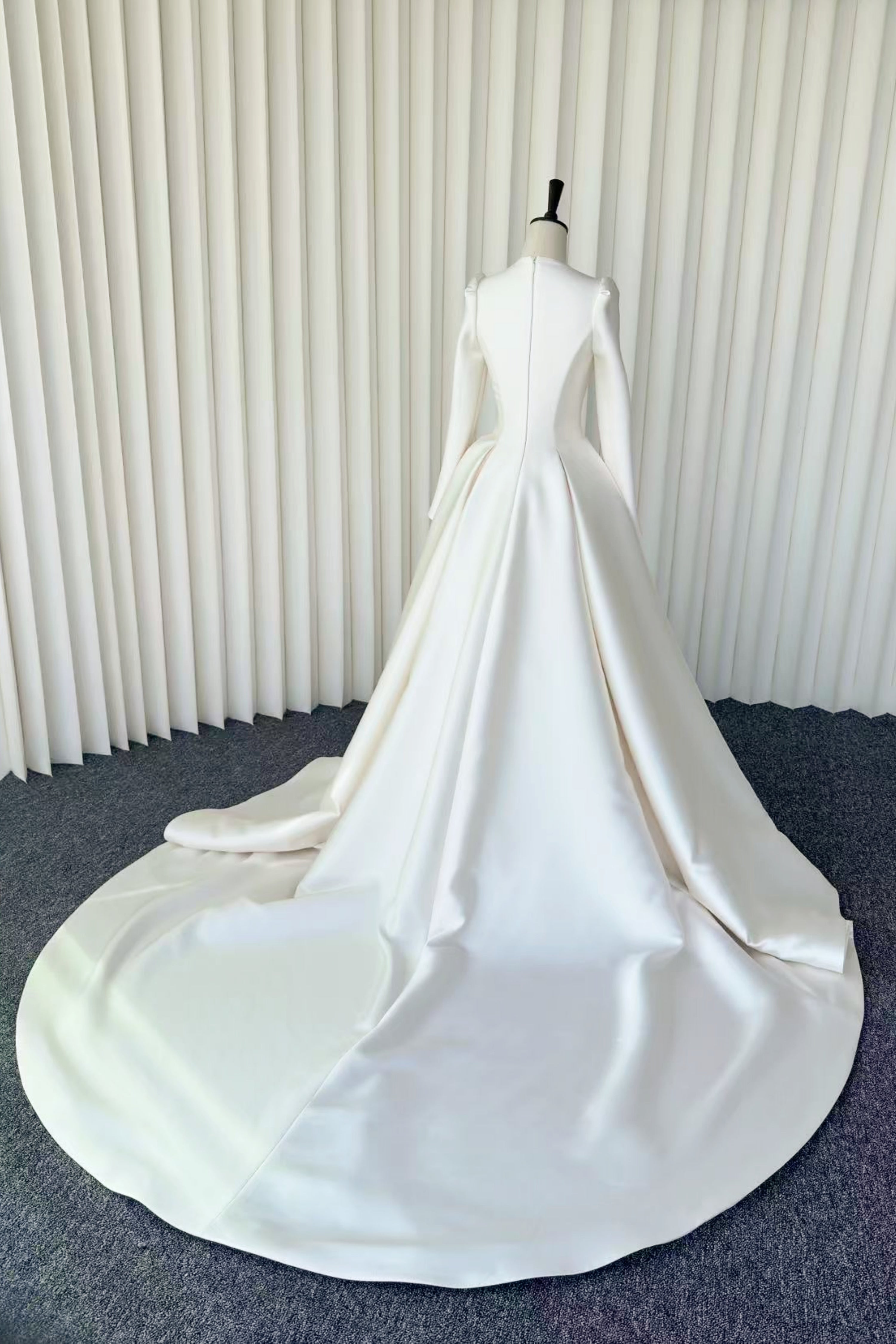 Hochzeitskleid / Brautkleid LVB2704