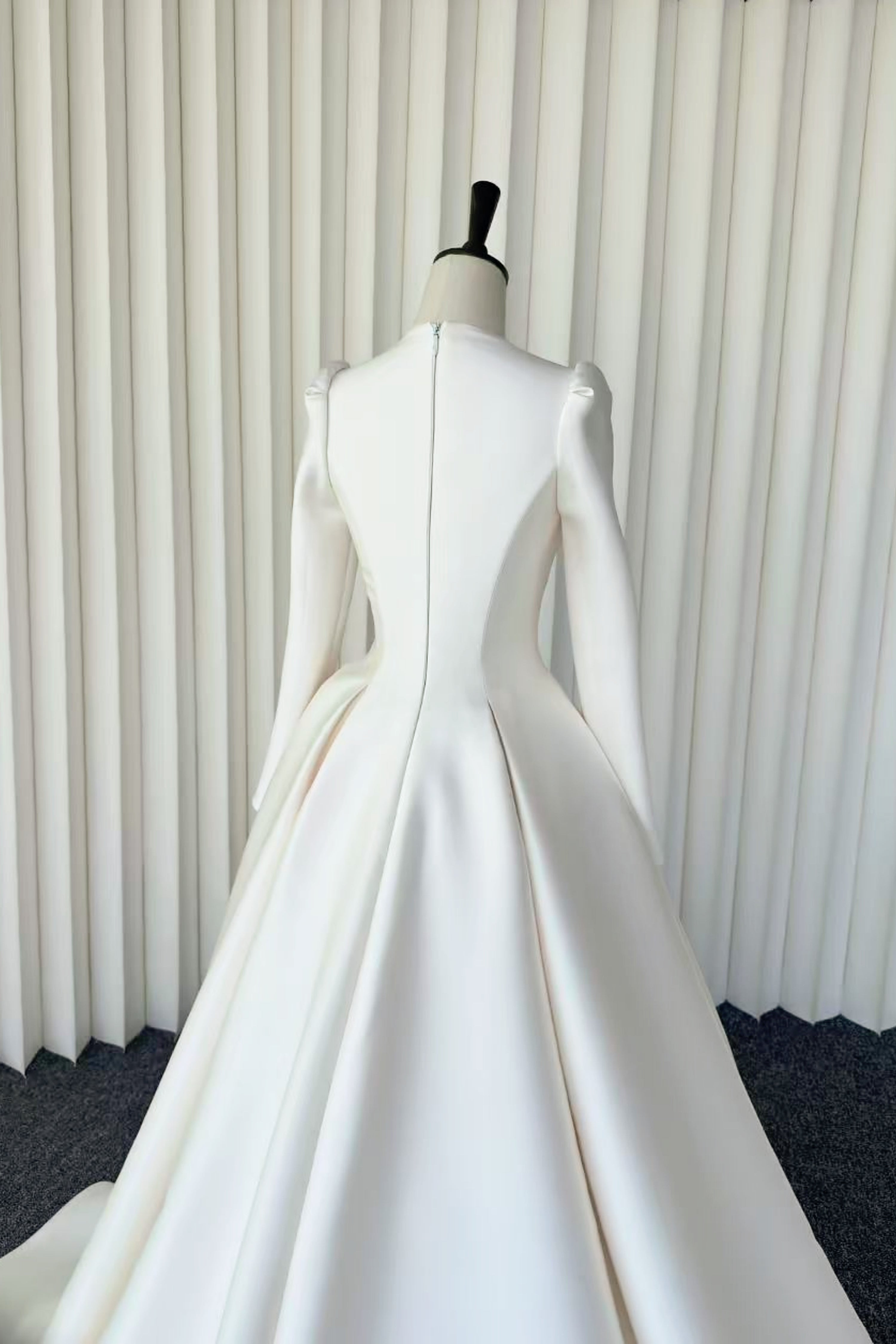 Hochzeitskleid / Brautkleid LVB2704