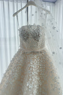 Hochzeitskleid / Brautkleid（inklusive Schleier und Handschuhe) LVB2707