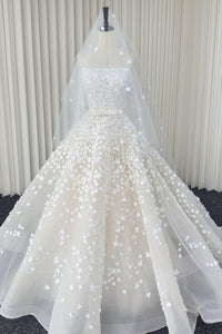 Hochzeitskleid / Brautkleid（inklusive Schleier und Handschuhe) LVB2707