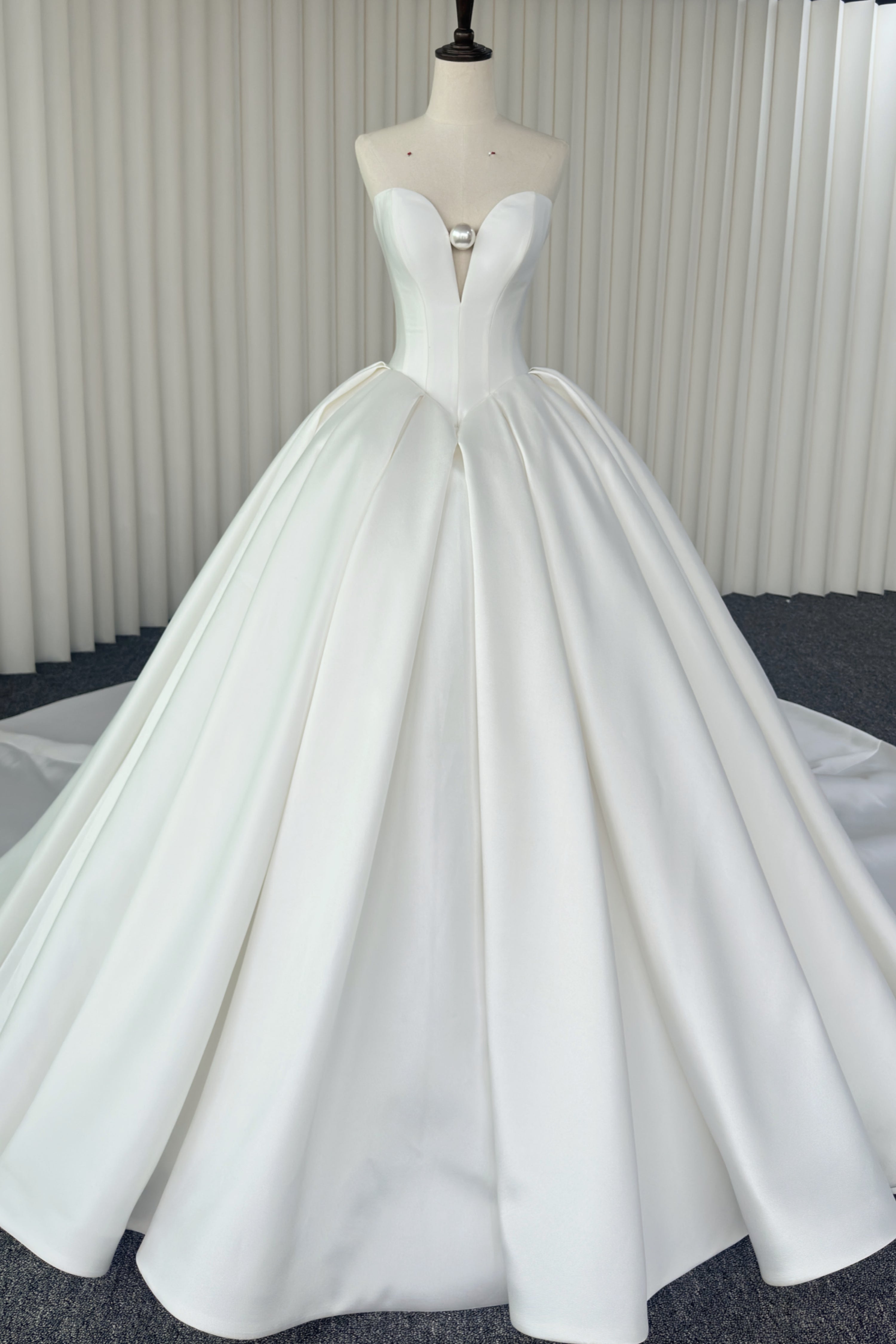 Hochzeitskleid / Brautkleid LVB2708