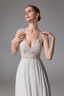 Chiffon-Brautkleid mit floralem V-Ausschnitt und sexy V-Rücken LVS2409
