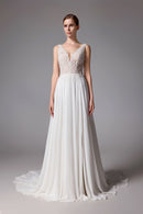 Rückenfreies Brautkleid mit romantischem Chiffonrock und oberschenkelhohem Schlitz LVS2403