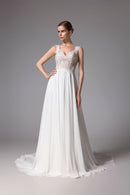 Rückenfreies Brautkleid aus perlenbesetzter Spitze mit romantischem Chiffon LVS2406