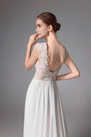 Rückenfreies Brautkleid aus perlenbesetzter Spitze mit romantischem Chiffon LVS2406
