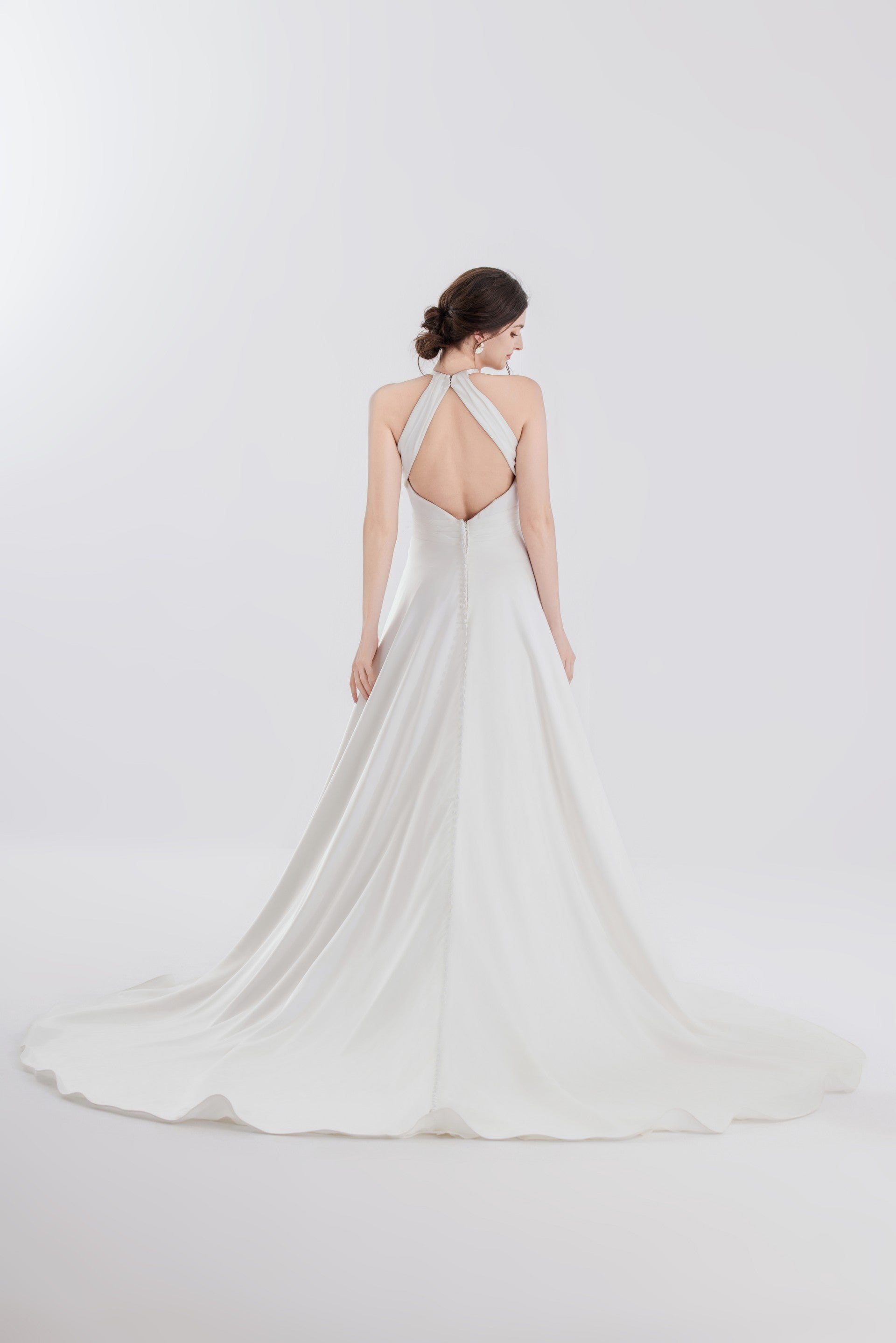 Designer-Brautkleid aus Satin LVB2611
