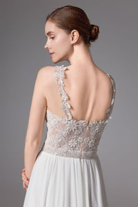 Perlenbesetztes Brautkleid mit romantischem Chiffonrock LVS2407
