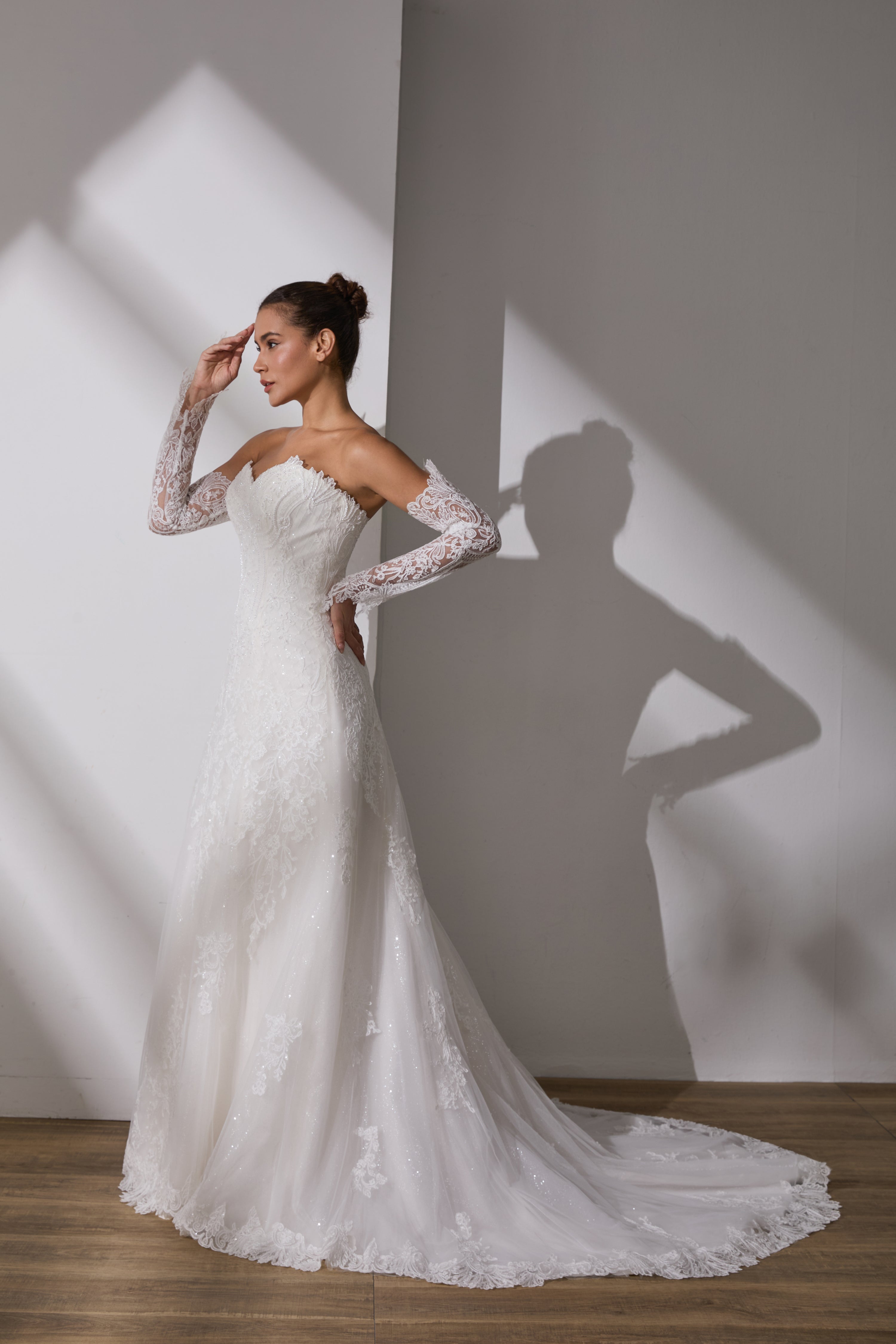 Alles-inklusive-Paket: Brautkleid, Schleier, Handschuhe aus Spitze - Limitierter Sonderpreis LVB2701