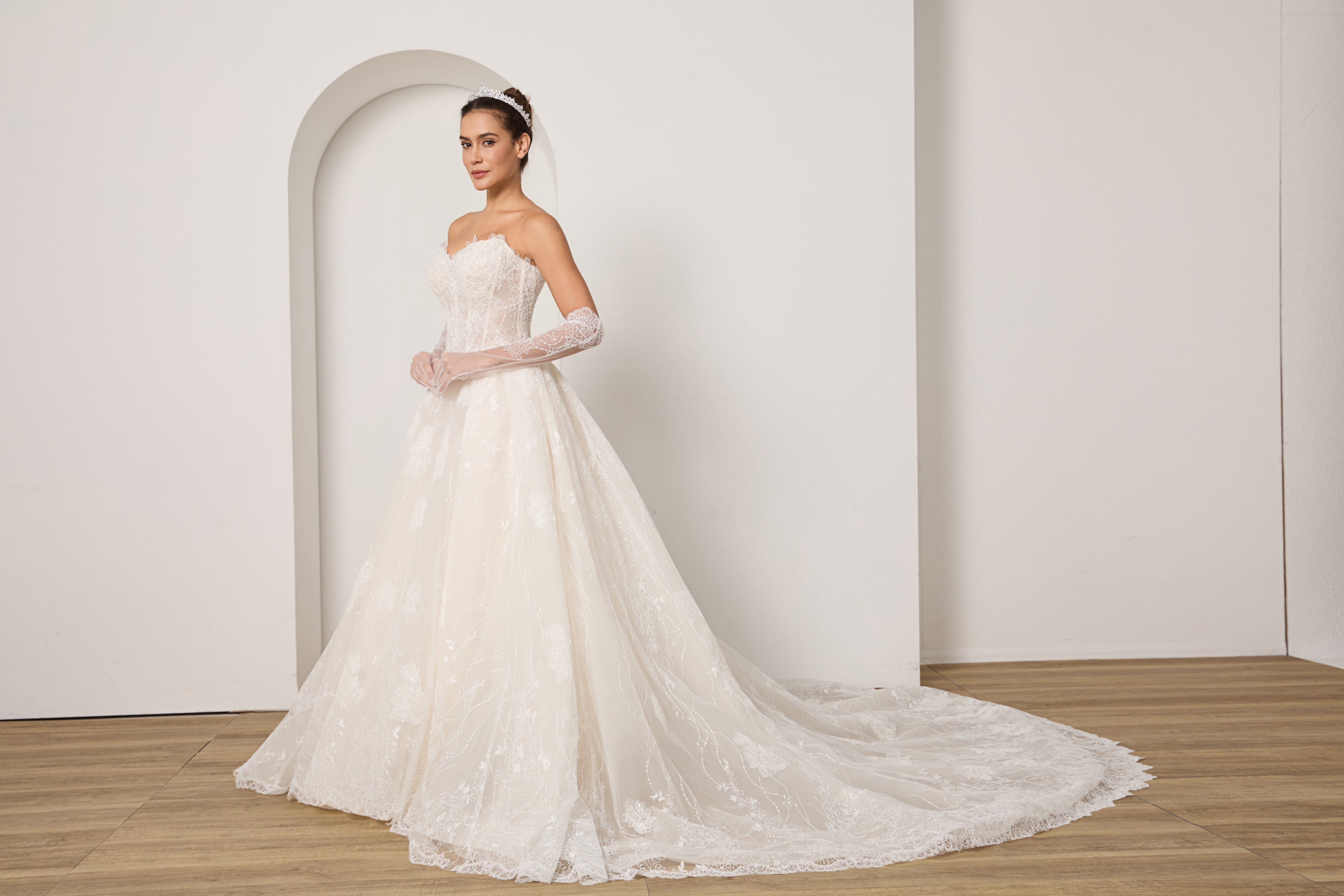 kleid mit handschuhe ärmeln Komplett Paket: Spitzenbrautkleid+Schleier+Handschuhe+abnehmbare Ärmel – laverobrautkleid