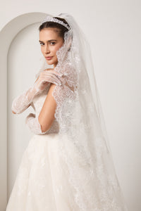 Komplett Paket: Spitzenbrautkleid+Schleier+Handschuhe+abnehmbare Ärmel+Haarschmuck zum Sparpreis LVB2702