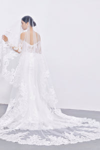 Rückenfreies, vom Garten inspiriertes Brautkleid aus Spitze mit sexy Details LVB2672