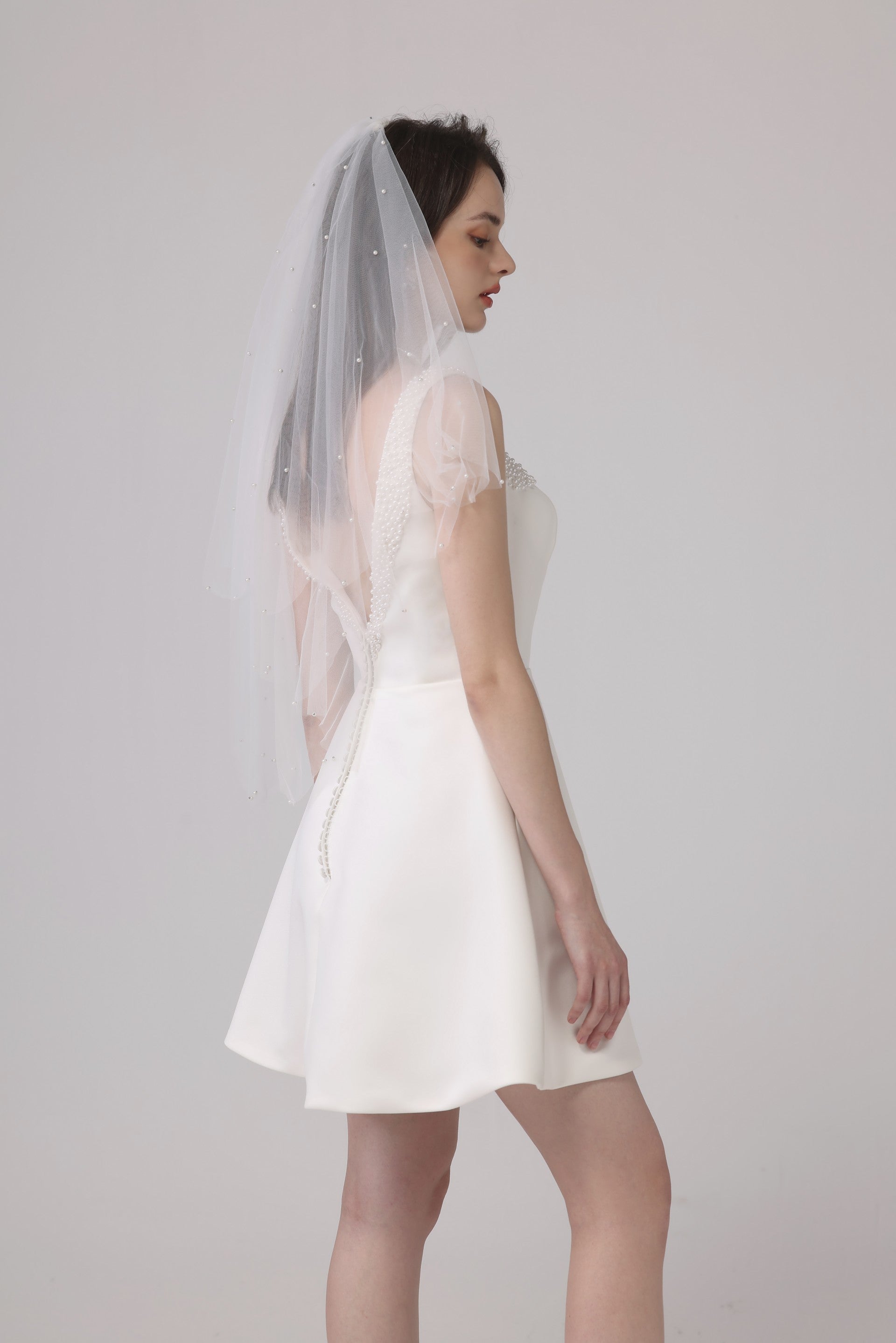 Kurzes Satin-Brautkleid LVB2660