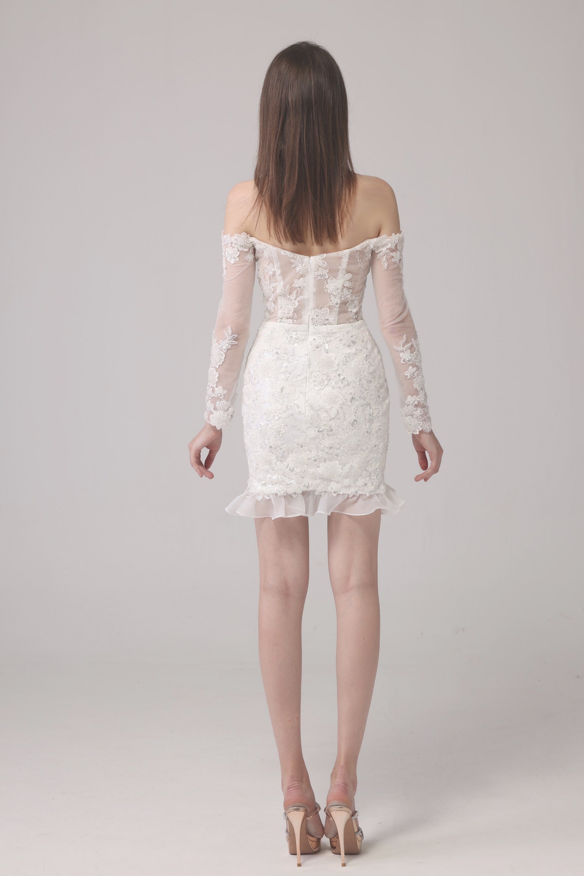 Kurzes Spitzenbrautkleid LVB2631