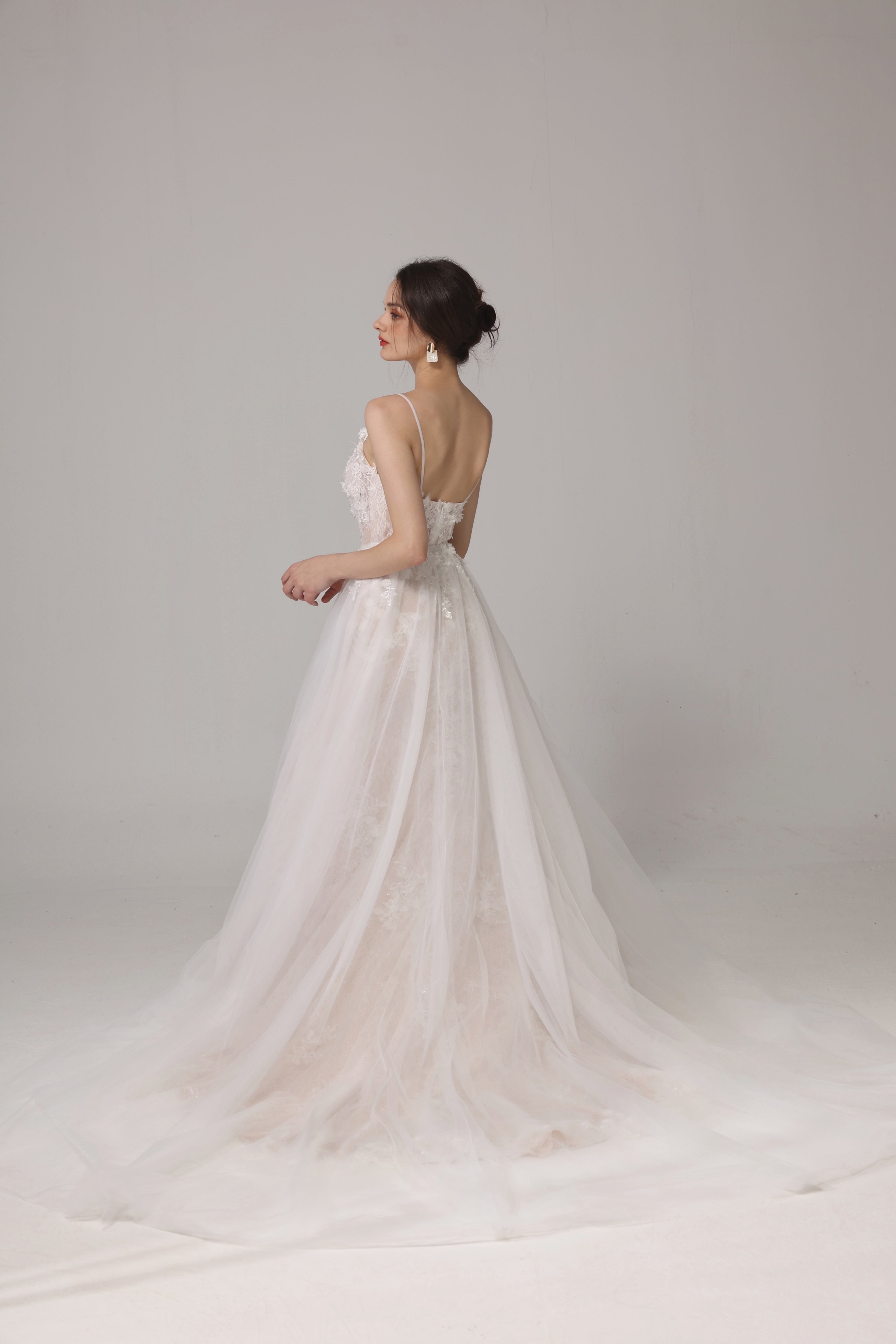 Meerjungfrau-Brautkleid mit floraler Spitze LVB2663