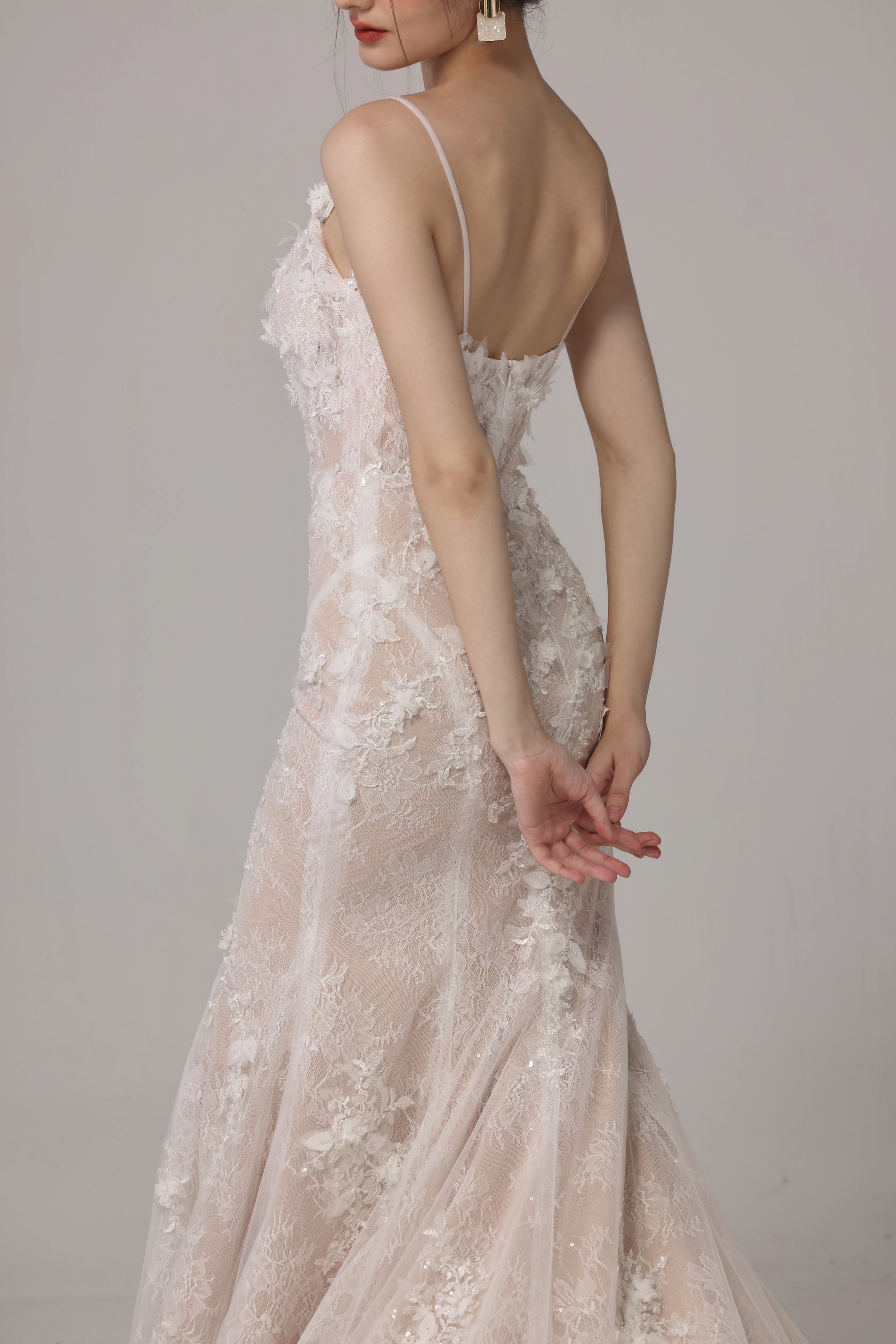 Meerjungfrau-Brautkleid mit floraler Spitze LVB2663