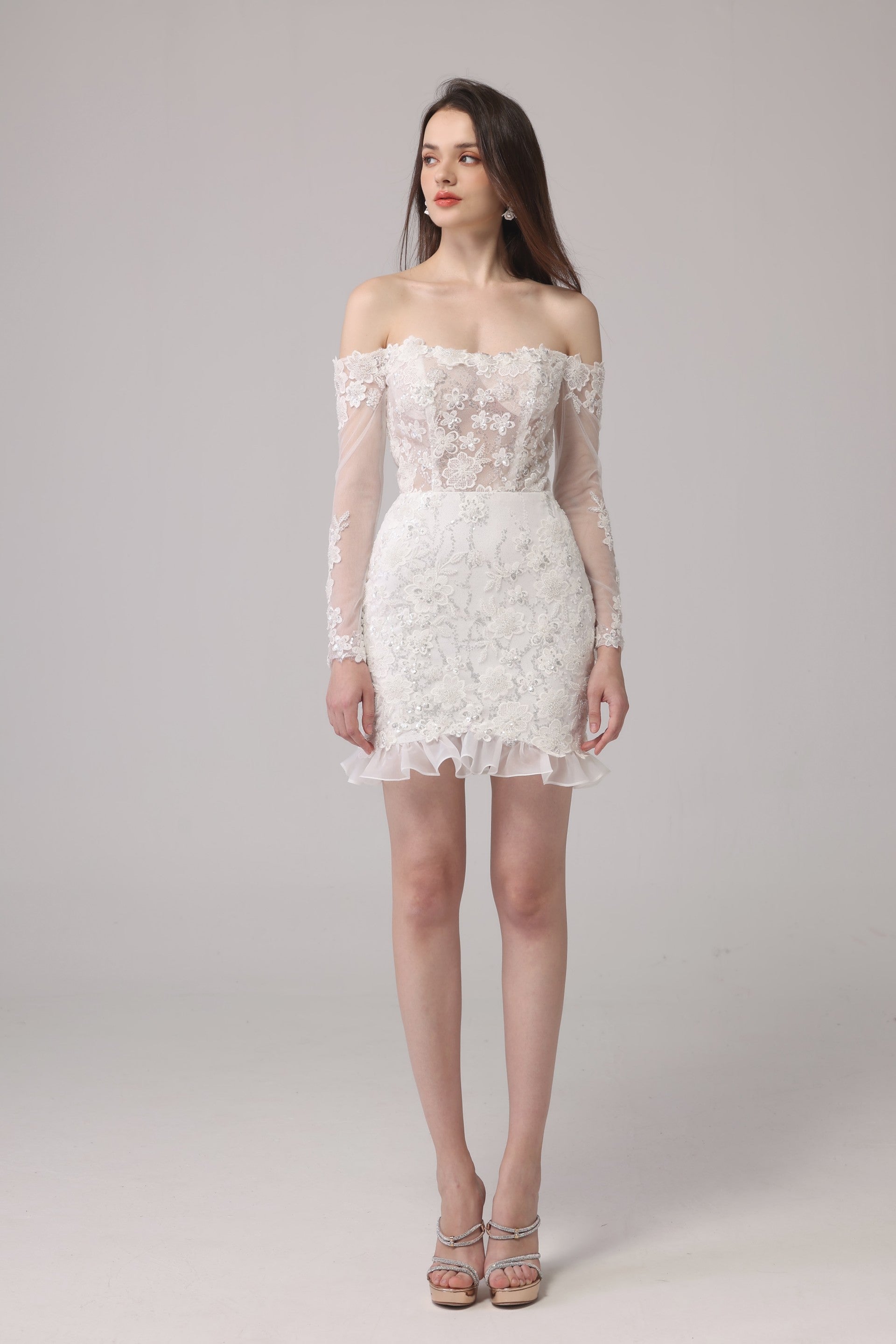 Kurzes Spitzenbrautkleid LVB2631