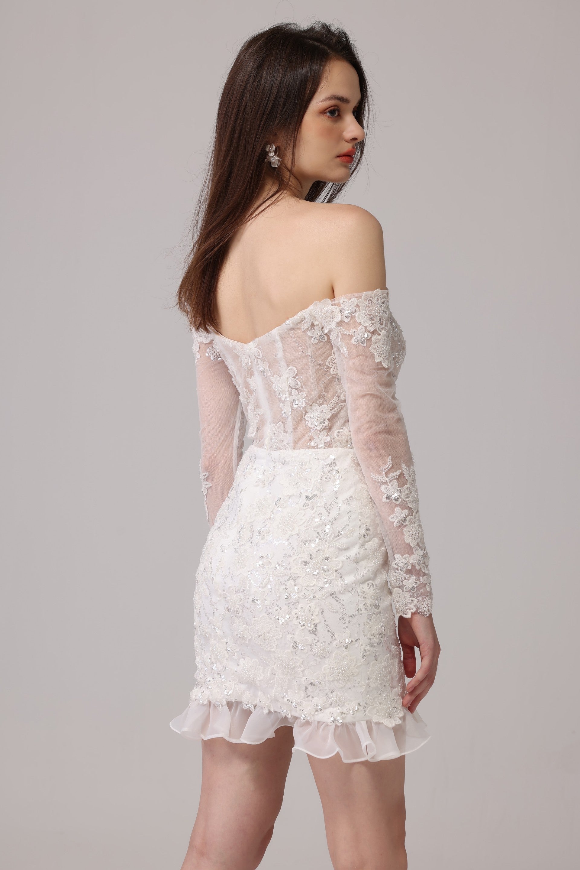 Kurzes Spitzenbrautkleid LVB2631