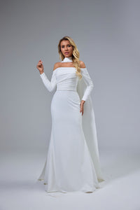 Schlichtes, schulterfreies, handgefertigtes Brautkleid mit langen Ärmeln und modernem Twist LVB2524