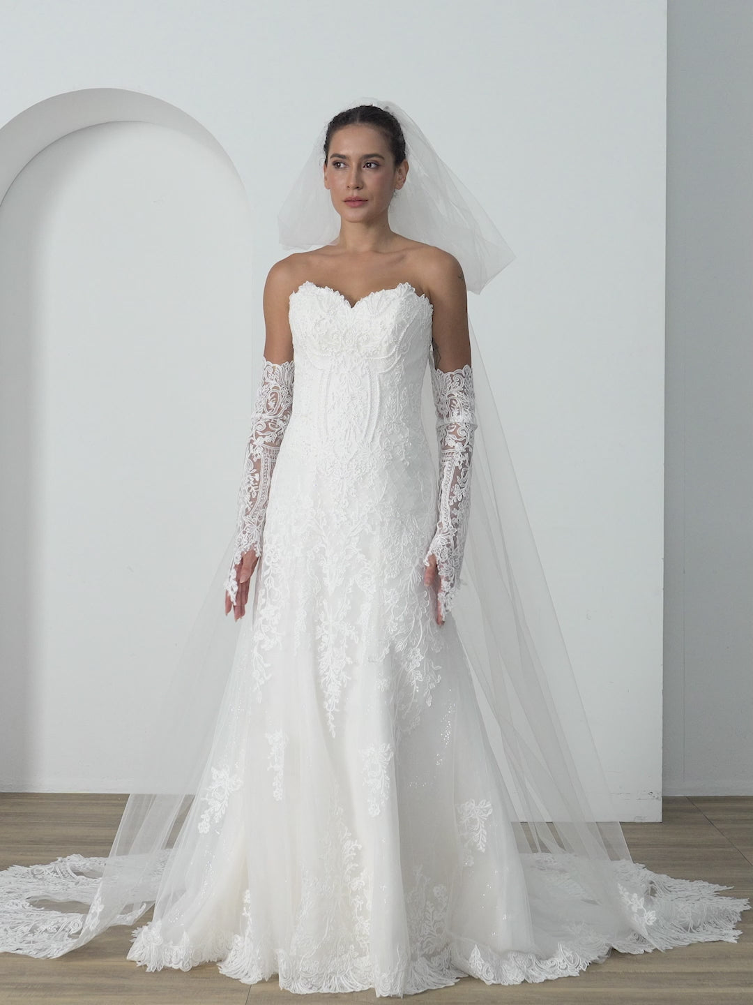 Alles-inklusive-Paket: Brautkleid, Schleier, Handschuhe aus Spitze - Limitierter Sonderpreis LVB2701