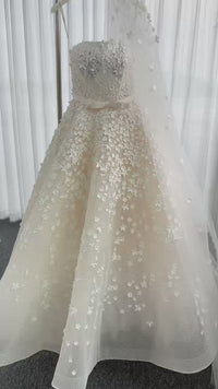 Hochzeitskleid / Brautkleid（inklusive Schleier und Handschuhe) LVB2707