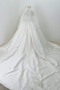 Luxuriöses Ballkleid aus Satin, handgefertigt, Brautkleid LVB2525
